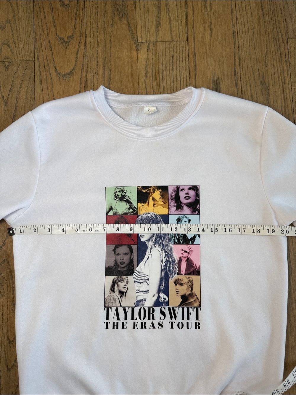 Taylor Swift White Screenprint Eras Tour Pullover Sweatshirt Size Small - Picture 7 of 10